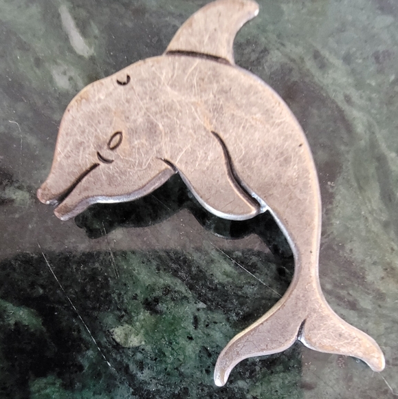 VINTAGE Silver tone Dolphin 🐬 Brooch - Picture 1 of 3